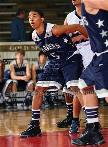 Thumbnail 2 in Smithson Valley vs. Dawson (McDonald's Texas Invitational) photogallery.