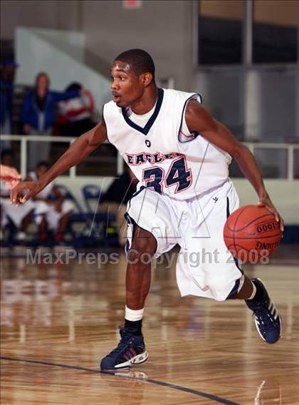 Thumbnail 2 in Smithson Valley vs. Dawson (McDonald's Texas Invitational) photogallery.