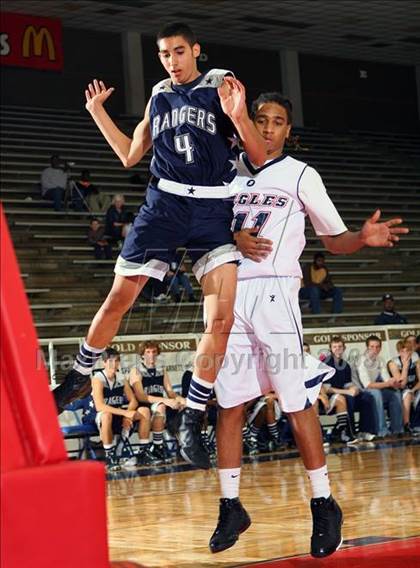 Thumbnail 3 in Smithson Valley vs. Dawson (McDonald's Texas Invitational) photogallery.
