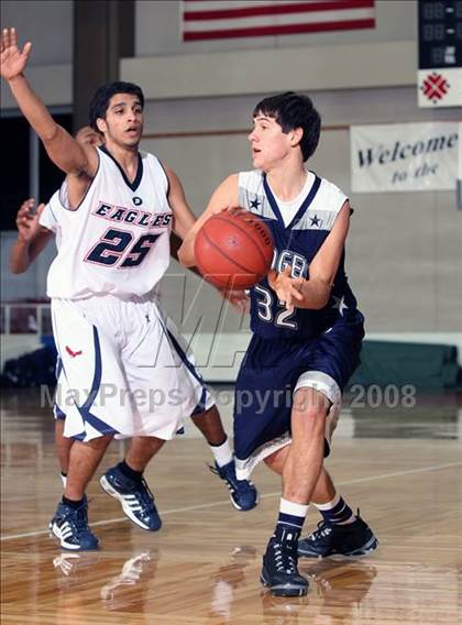 Thumbnail 3 in Smithson Valley vs. Dawson (McDonald's Texas Invitational) photogallery.
