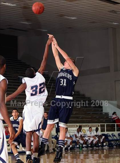 Thumbnail 3 in Smithson Valley vs. Dawson (McDonald's Texas Invitational) photogallery.