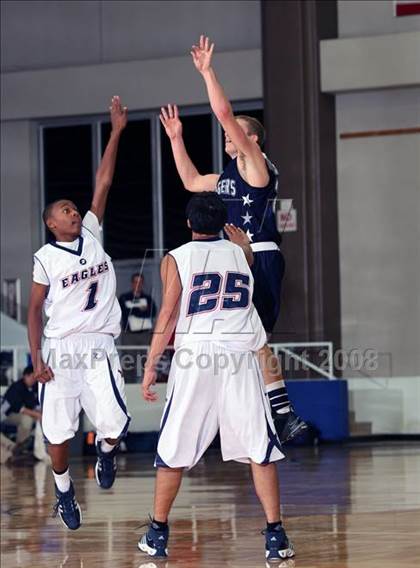 Thumbnail 2 in Smithson Valley vs. Dawson (McDonald's Texas Invitational) photogallery.