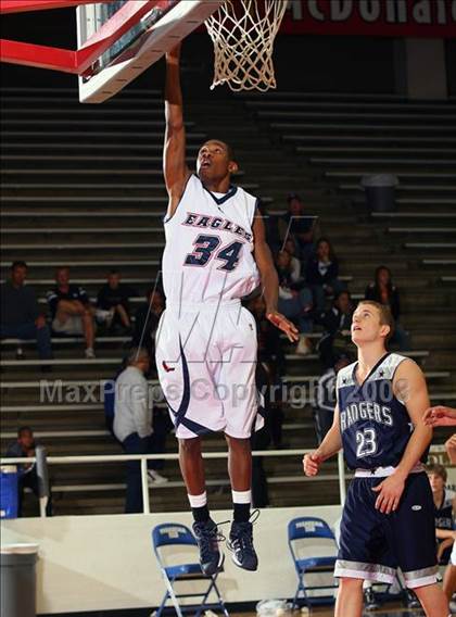 Thumbnail 3 in Smithson Valley vs. Dawson (McDonald's Texas Invitational) photogallery.