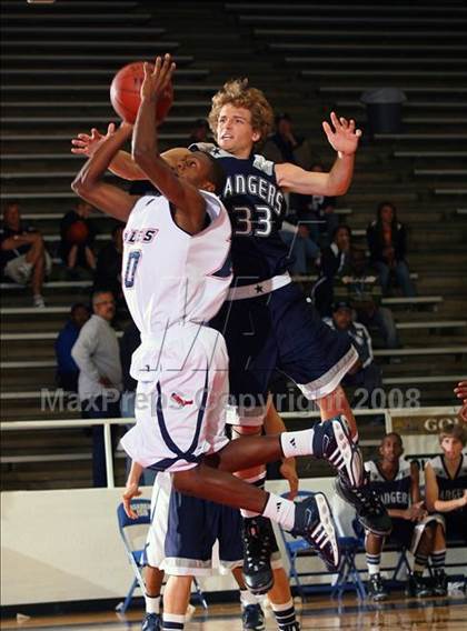 Thumbnail 1 in Smithson Valley vs. Dawson (McDonald's Texas Invitational) photogallery.