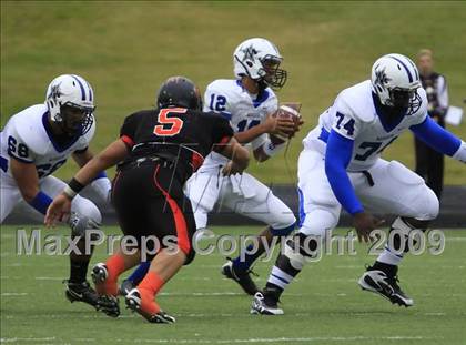 Thumbnail 1 in Navasota vs. Gilmer (Texas 3A Region 3 D1 Playoffs)  photogallery.