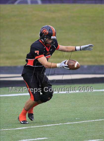 Thumbnail 3 in Navasota vs. Gilmer (Texas 3A Region 3 D1 Playoffs)  photogallery.