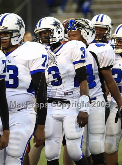 Thumbnail 3 in Navasota vs. Gilmer (Texas 3A Region 3 D1 Playoffs)  photogallery.
