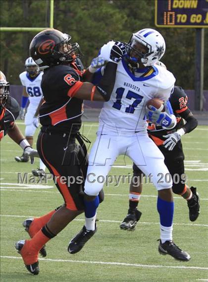 Thumbnail 3 in Navasota vs. Gilmer (Texas 3A Region 3 D1 Playoffs)  photogallery.