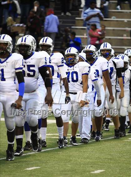 Thumbnail 2 in Navasota vs. Gilmer (Texas 3A Region 3 D1 Playoffs)  photogallery.