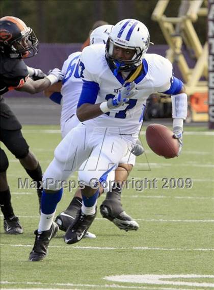 Thumbnail 2 in Navasota vs. Gilmer (Texas 3A Region 3 D1 Playoffs)  photogallery.