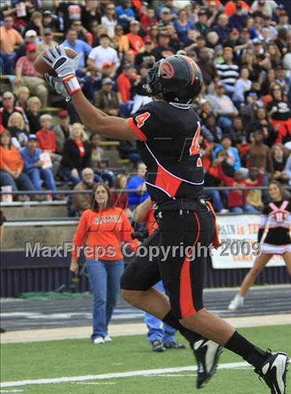 Thumbnail 3 in Navasota vs. Gilmer (Texas 3A Region 3 D1 Playoffs)  photogallery.