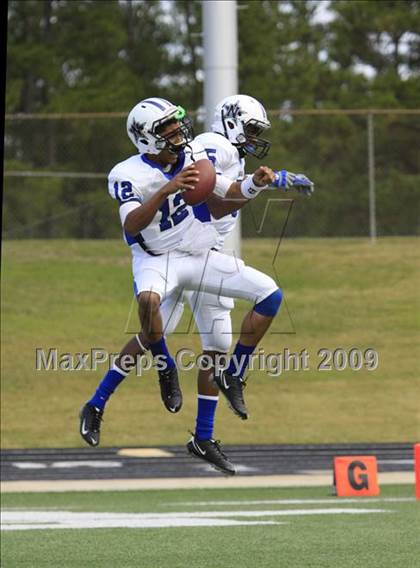 Thumbnail 3 in Navasota vs. Gilmer (Texas 3A Region 3 D1 Playoffs)  photogallery.