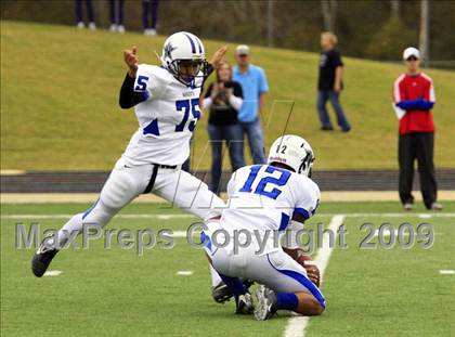 Thumbnail 3 in Navasota vs. Gilmer (Texas 3A Region 3 D1 Playoffs)  photogallery.