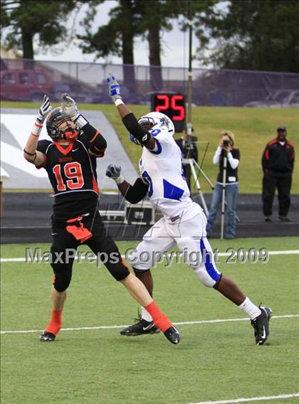 Thumbnail 2 in Navasota vs. Gilmer (Texas 3A Region 3 D1 Playoffs)  photogallery.