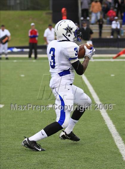 Thumbnail 2 in Navasota vs. Gilmer (Texas 3A Region 3 D1 Playoffs)  photogallery.
