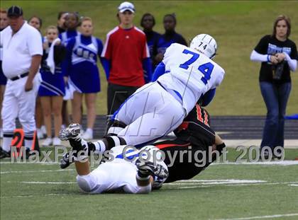 Thumbnail 3 in Navasota vs. Gilmer (Texas 3A Region 3 D1 Playoffs)  photogallery.