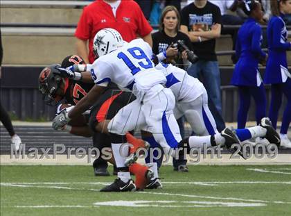 Thumbnail 2 in Navasota vs. Gilmer (Texas 3A Region 3 D1 Playoffs)  photogallery.