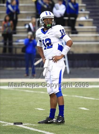 Thumbnail 2 in Navasota vs. Gilmer (Texas 3A Region 3 D1 Playoffs)  photogallery.