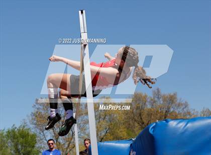 Thumbnail 1 in AAA 4A Regional Track & Field Meet photogallery.