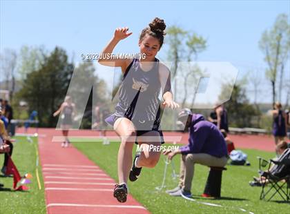 Thumbnail 3 in AAA 4A Regional Track & Field Meet photogallery.