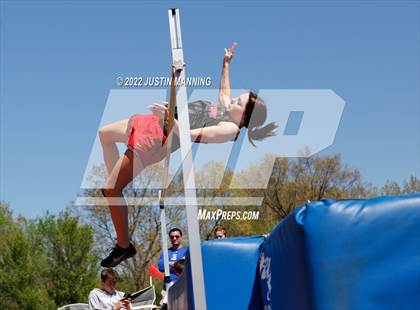 Thumbnail 1 in AAA 4A Regional Track & Field Meet photogallery.