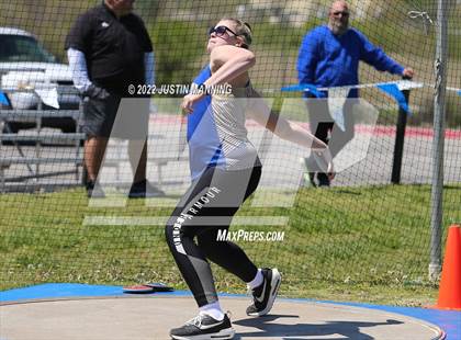 Thumbnail 1 in AAA 4A Regional Track & Field Meet photogallery.