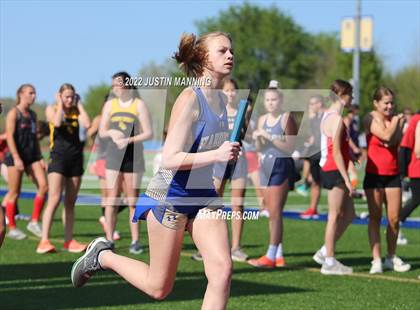 Thumbnail 2 in AAA 4A Regional Track & Field Meet photogallery.