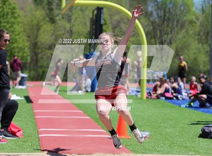Thumbnail 1 in AAA 4A Regional Track & Field Meet photogallery.