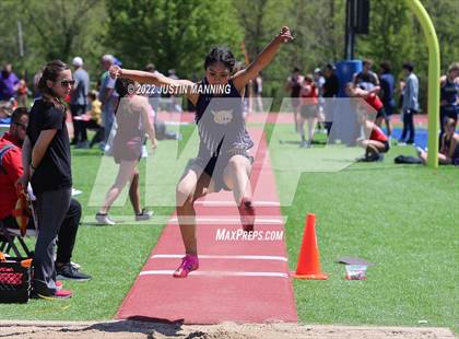 Thumbnail 2 in AAA 4A Regional Track & Field Meet photogallery.