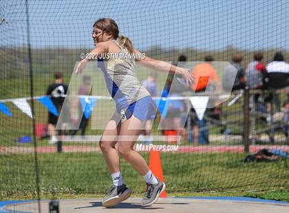 Thumbnail 3 in AAA 4A Regional Track & Field Meet photogallery.