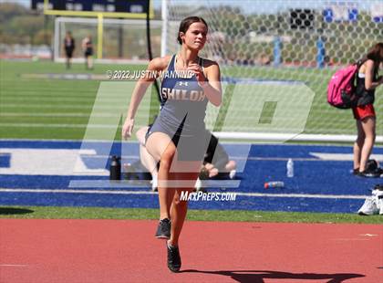 Thumbnail 1 in AAA 4A Regional Track & Field Meet photogallery.