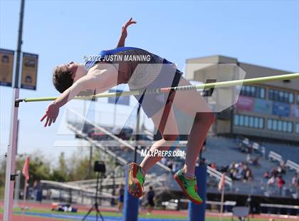 Thumbnail 2 in AAA 4A Regional Track & Field Meet photogallery.