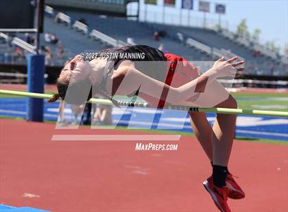 Thumbnail 3 in AAA 4A Regional Track & Field Meet photogallery.