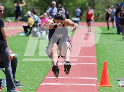 Thumbnail 3 in AAA 4A Regional Track & Field Meet photogallery.