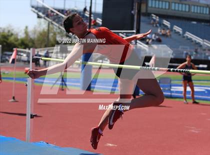 Thumbnail 1 in AAA 4A Regional Track & Field Meet photogallery.