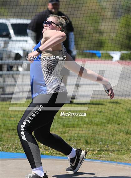 Thumbnail 1 in AAA 4A Regional Track & Field Meet photogallery.