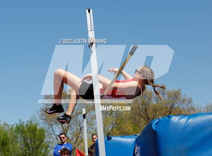 Thumbnail 2 in AAA 4A Regional Track & Field Meet photogallery.