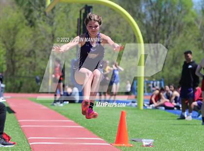 Thumbnail 2 in AAA 4A Regional Track & Field Meet photogallery.