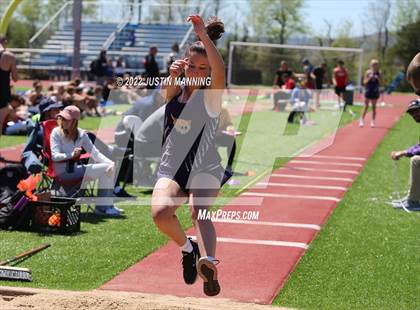 Thumbnail 3 in AAA 4A Regional Track & Field Meet photogallery.