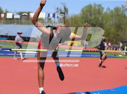 Thumbnail 2 in AAA 4A Regional Track & Field Meet photogallery.
