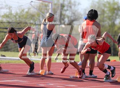 Thumbnail 2 in AAA 4A Regional Track & Field Meet photogallery.