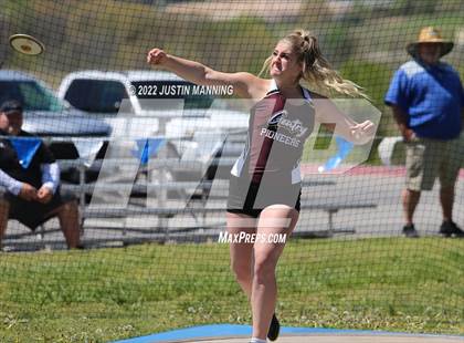 Thumbnail 3 in AAA 4A Regional Track & Field Meet photogallery.