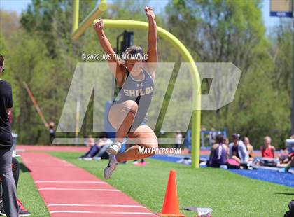 Thumbnail 1 in AAA 4A Regional Track & Field Meet photogallery.