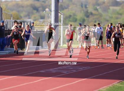 Thumbnail 3 in AAA 4A Regional Track & Field Meet photogallery.