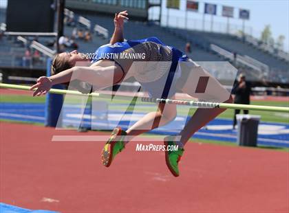 Thumbnail 3 in AAA 4A Regional Track & Field Meet photogallery.