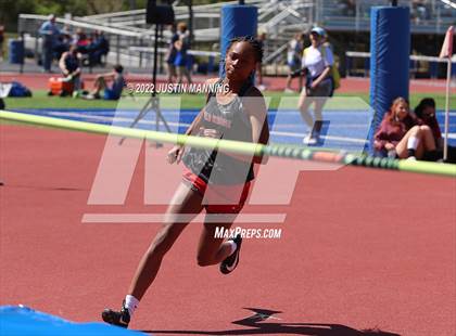 Thumbnail 1 in AAA 4A Regional Track & Field Meet photogallery.