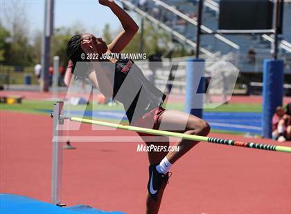 Thumbnail 3 in AAA 4A Regional Track & Field Meet photogallery.