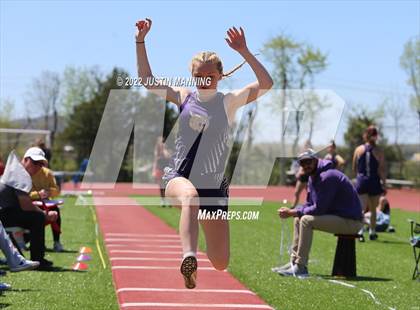 Thumbnail 2 in AAA 4A Regional Track & Field Meet photogallery.