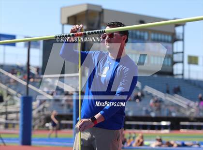 Thumbnail 3 in AAA 4A Regional Track & Field Meet photogallery.