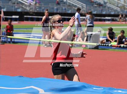 Thumbnail 2 in AAA 4A Regional Track & Field Meet photogallery.